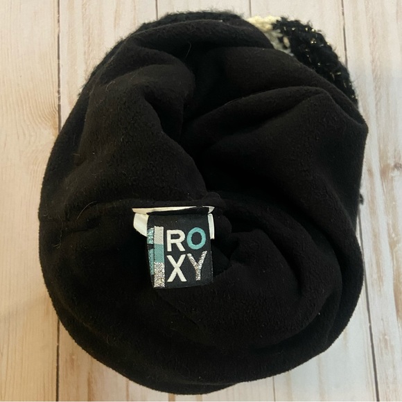 Roxy Beanie Hat - Picture 3 of 4